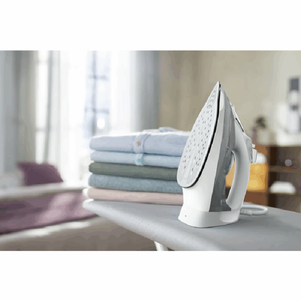 Philips Steam Iron 5000 Series 2400W with Steam Boost, SteamGlide Plus Soleplate, 320ml Tank DST5010