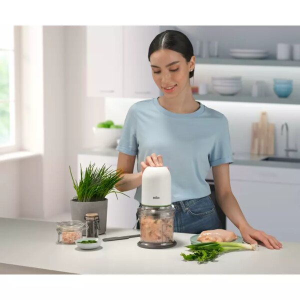 Braun Chopper and Mincer 500W MultiPractic 3 500ML Bowl Capacity 2 Speed Quad Blade System for Chopping Ice Crushing Mincing Grinding Pureeing CH3011WH