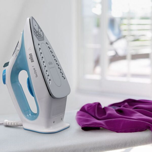 Braun Steam Iron 2000W Texstyle 1 Non-Stick Soleplate 220ML Light Qucik Self-Clean Rapid Heat 12710000-SL1050BL