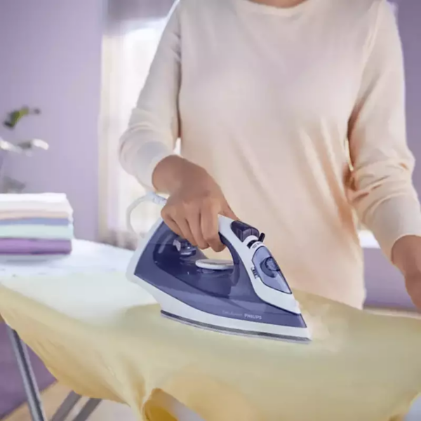 Philips Steam Iron Easy Speed 2000W 220ml, Steam Boost up to 100g, Calc Clean Slider, Ceramic Soleplate, Drip Stop GC1752