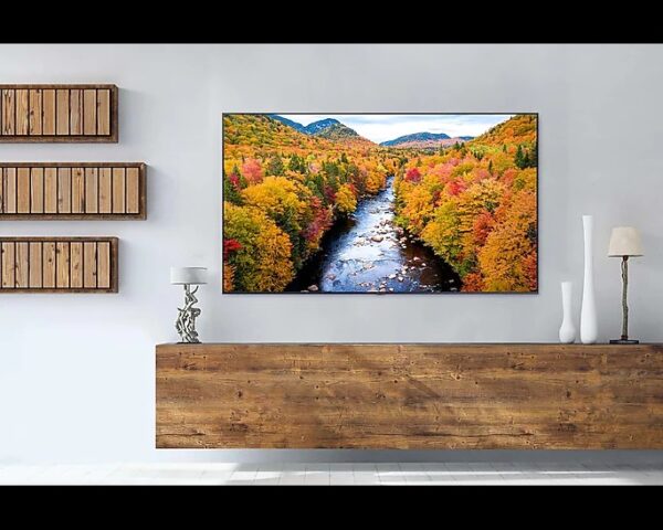 Samsung 43" LED 4K Crystal UHD Smart TV, Crystal Processor 4K, Motion Xcelerator, PurColour, PC on TV, Bezeless Design 43AU7000