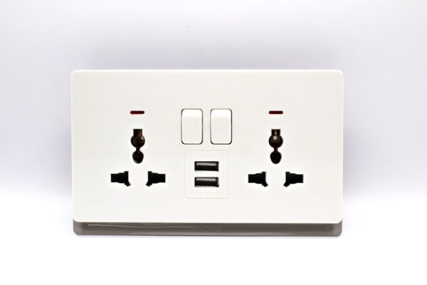 Tronic Universal Twin Socket with USB