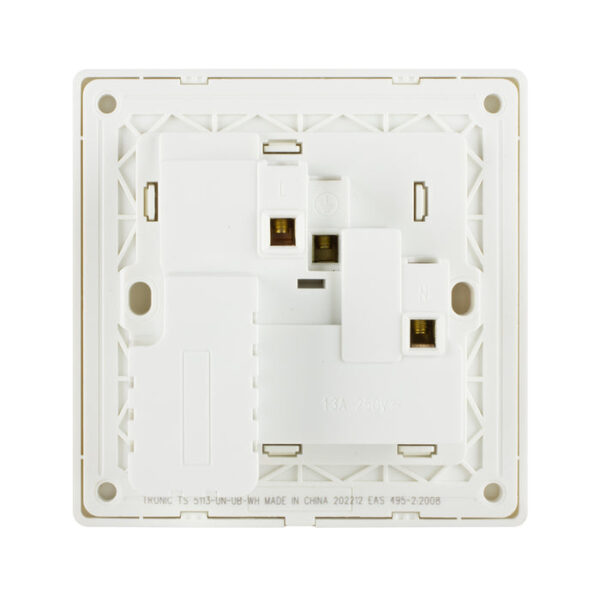 Tronic Universal Single Switch Socket with USB + Type C