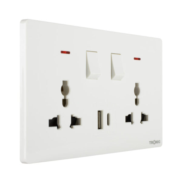 Tronic Universal Switch Socket Twin with USB + Type C