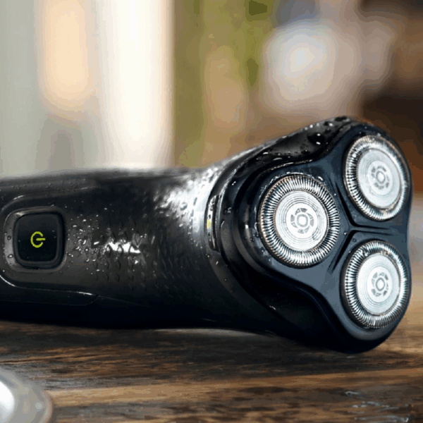 Philips Wet & Dry Electric Shaver 3000X Series with ComfortCut Blades, 3D Floating Heads, Anti-Corrosion Shaving System X3021