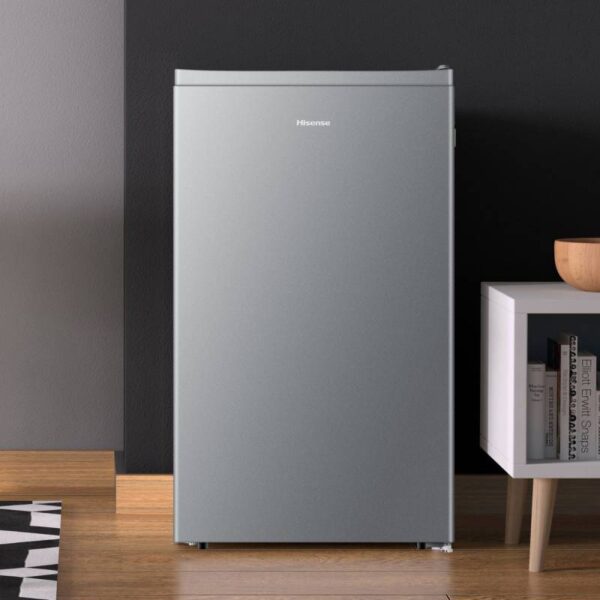 Hisense Refrigerator 90L Single Door, Separate Chiller, Removeable Glass Shelves, Low Noise, Energy Saving, Tempered Glass, Reversible Door, Sealed Crisper, Titanium Silver H125RTS
