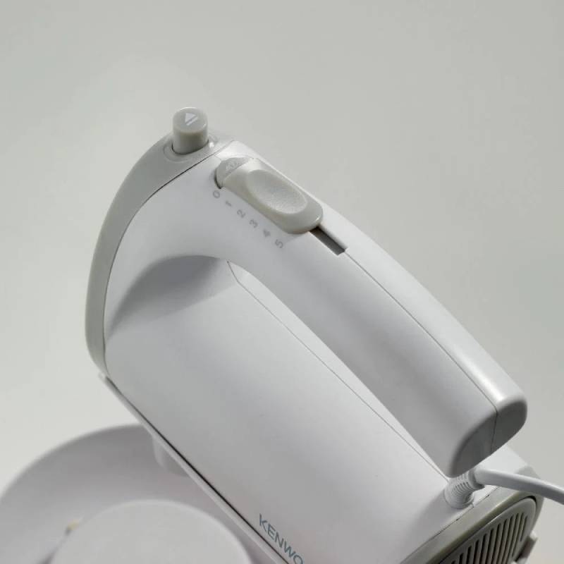 Kenwood Hand Mixer (Electric Whisk) 300W With 5 Speeds + Turbo Button, Twin Stainless Steel Kneader And Beater For Mixing, Whipping, Whisking, Kneading Hmp20.000Wh 4 Kenwood Hand Mixer (Electric Whisk) 300W With 5 Speeds + Turbo Button, Twin Stainless Steel Kneader And Beater For Mixing, Whipping, Whisking, Kneading Hmp20.000Wh