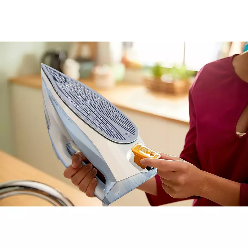 Philips Steam Iron 2600W 300Ml, 220G Steam Boost, Quick Calc Release And Steamglide Plus Soleplate, 7000 Series Blue Dst7011 6 Philips Steam Iron 2600W 300Ml, 220G Steam Boost, Quick Calc Release And Steamglide Plus Soleplate, 7000 Series Blue Dst7011